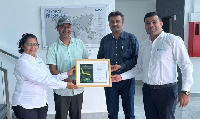 Uddeholm India receiving the Climate-neutral tool steel certificate