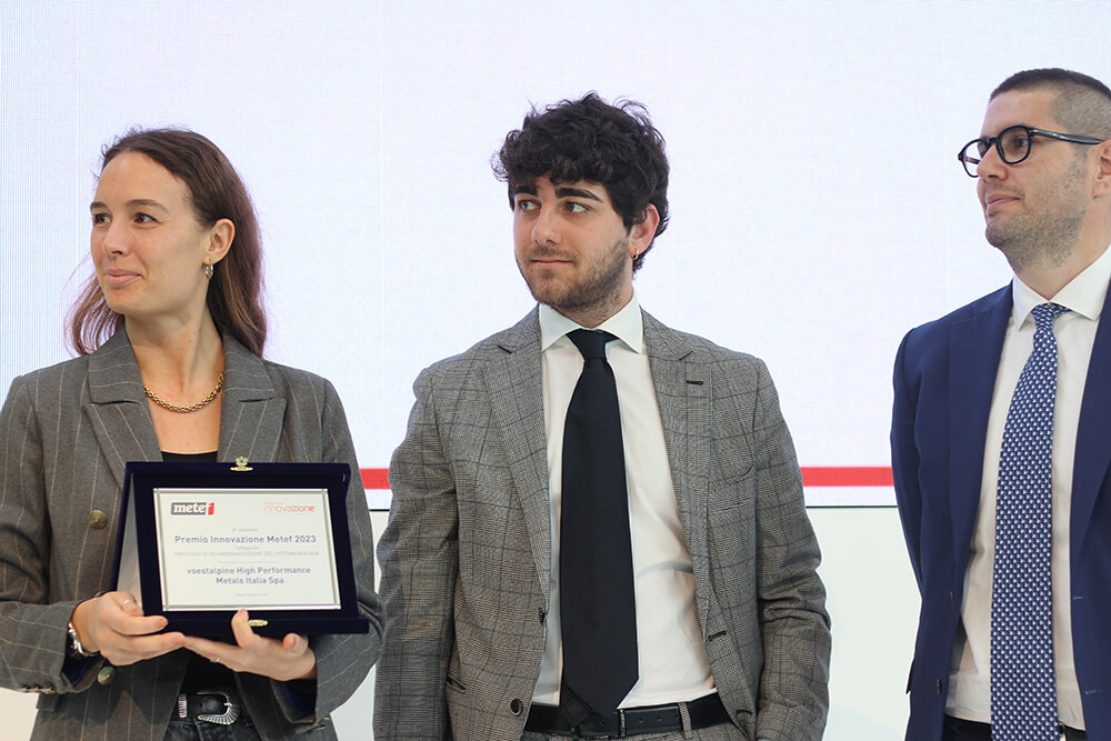 voestalpine High Performance Metals Italia Spa receiving the Metef International Innovation Award