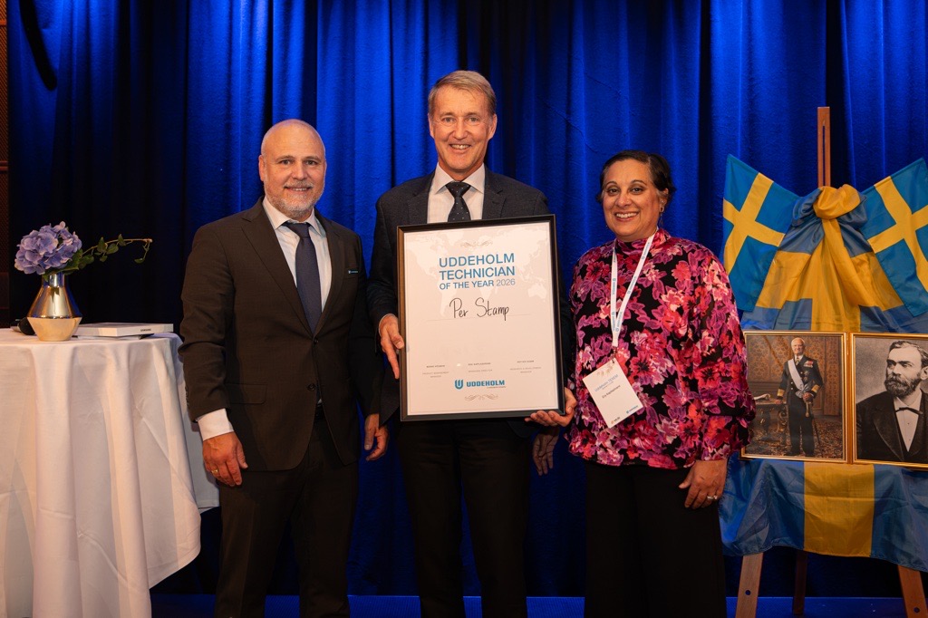 Petter Damm, Per Stamp, Era Kapilashrami with the Technician of the Year Award at the Uddeholm TEXEM 2026 Petter Damm, Per Stamp, Era Kapilashrami with the Technician of the Year Award at the Uddeholm TEXEM 2026
